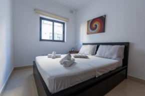 Brightest Room, Shared Bathroom Gzira